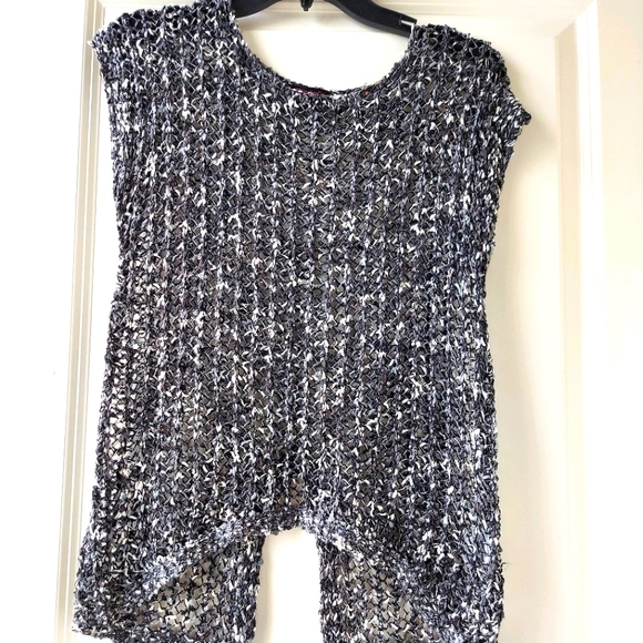Knitted Sequined Hi-Low Top - Picture 1 of 7